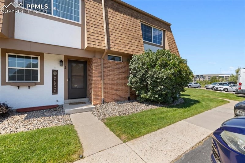 1289 Willow Bend Cir #B, Colorado Springs, CO 80918