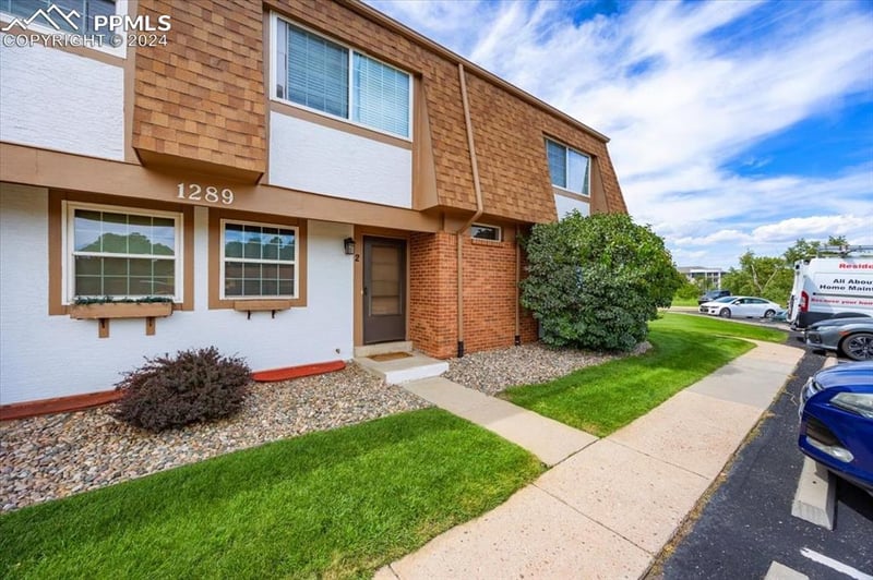 1289 Willow Bend Cir #B, Colorado Springs, CO 80918