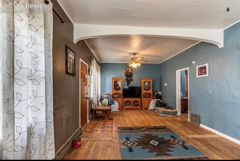 129 E 9th St, Walsenburg, CO 81089