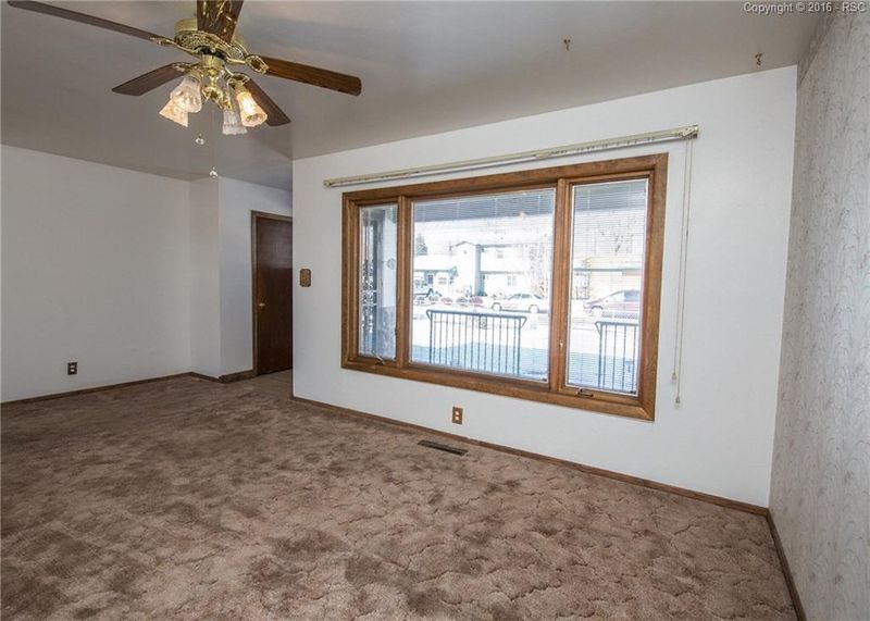 129 Everett Dr, Colorado Springs, CO 80911