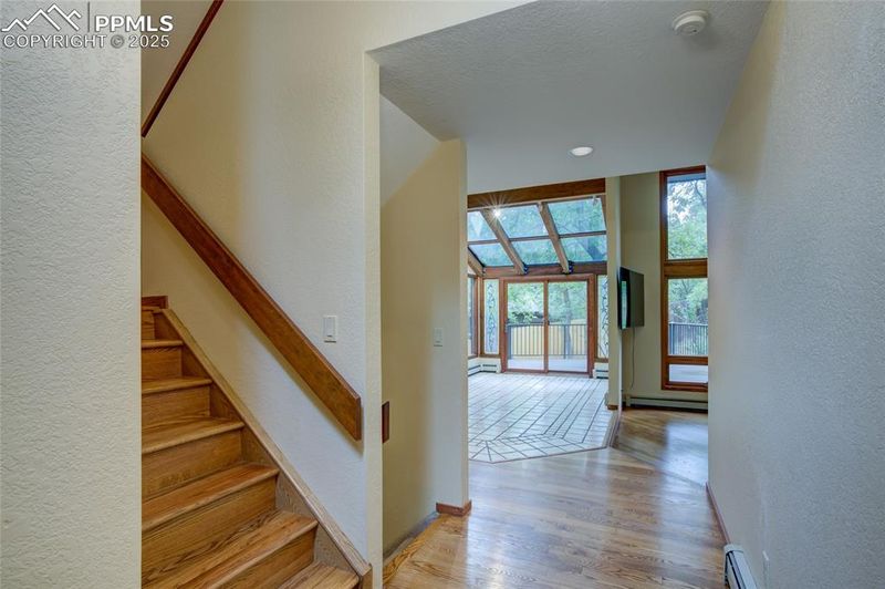 129 Mayhurst Ave, Colorado Springs, CO 80906