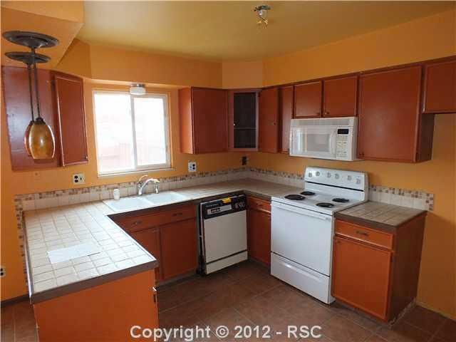 1290 Cree Dr, Colorado Springs, CO 80915
