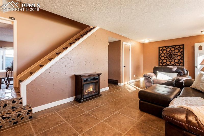 1292 Cree Dr #19C, Colorado Springs, CO 80915