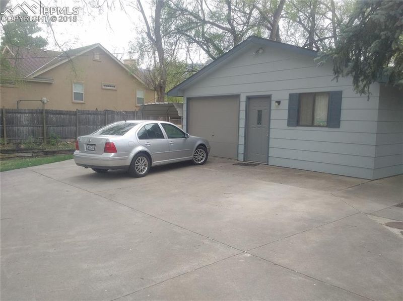 130 Wolfe Ave, Colorado Springs, CO 80905