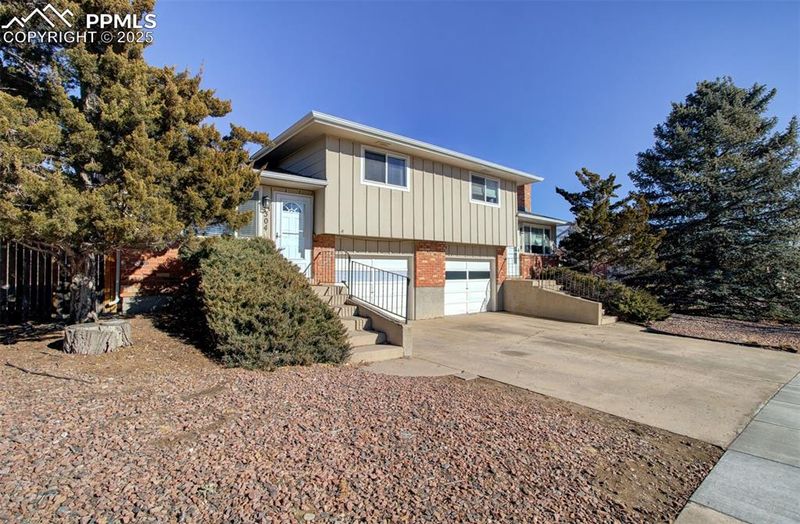 1302 Darby St, Colorado Springs, CO 80907