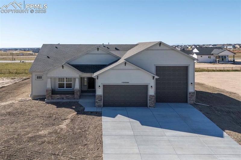 13059 Highland Crest Dr, Falcon, CO 80831