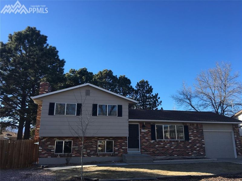 1306 Lewis Ln, Colorado Springs, CO 80915