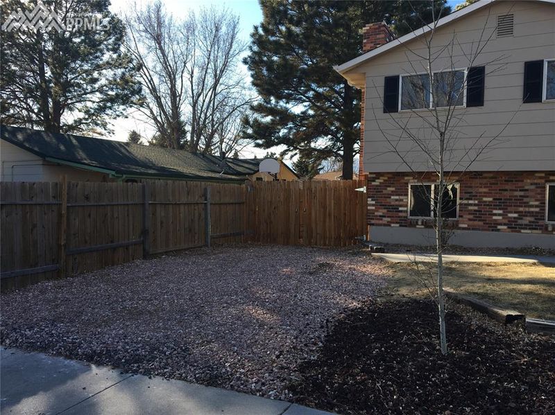 1306 Lewis Ln, Colorado Springs, CO 80915