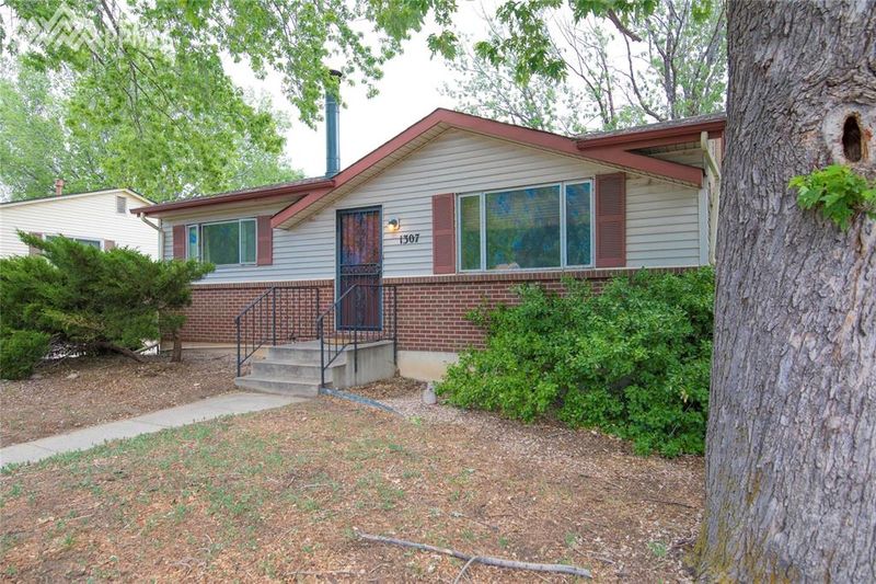 1307 Delaware Dr, Colorado Springs, CO 80909
