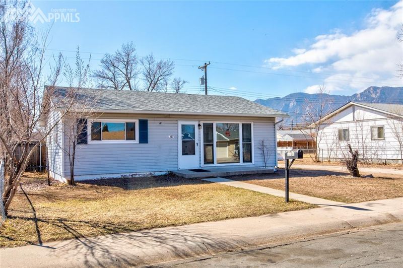 1307 Richards Ave, Colorado Springs, CO 80905