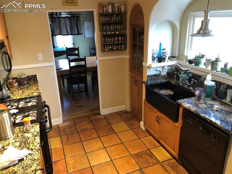 131 N Hancock St, Colorado Springs, CO 80903