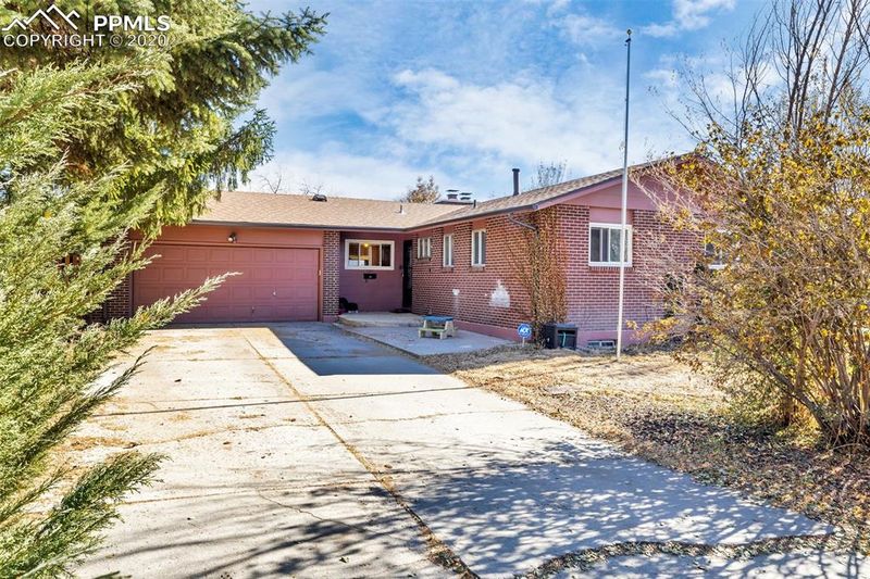131 Ithaca St, Colorado Springs, CO 80911