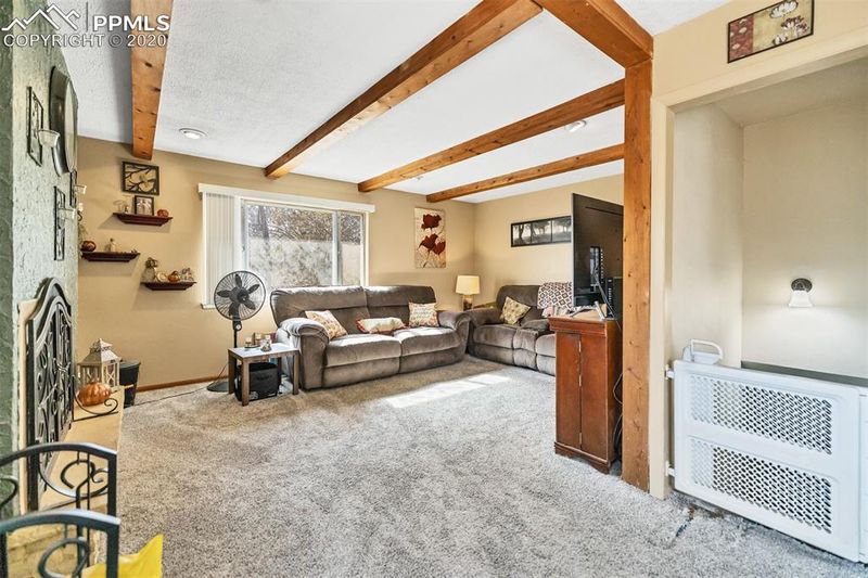 131 Ithaca St, Colorado Springs, CO 80911