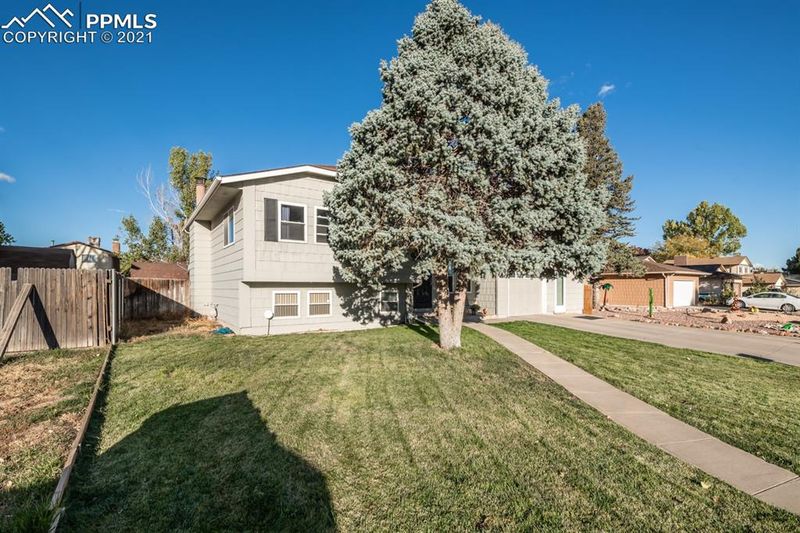 131 Regency Blvd, Pueblo, CO 81005