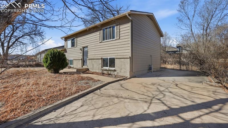 1310 Burnham St, Colorado Springs, CO 80906