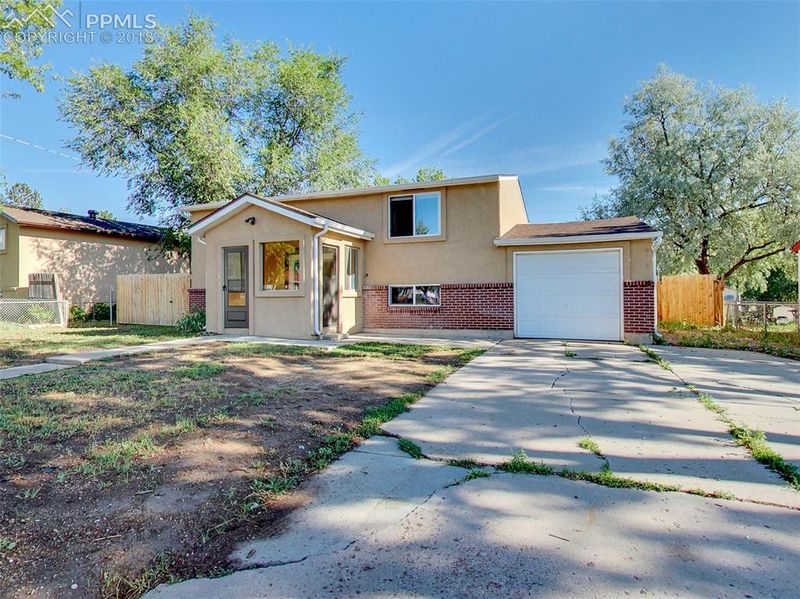 1313 Maxwell St, Colorado Springs, CO 80906