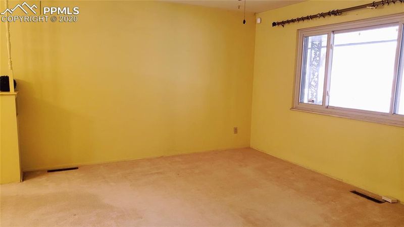 1314 Moffat Cir, Colorado Springs, CO 80915