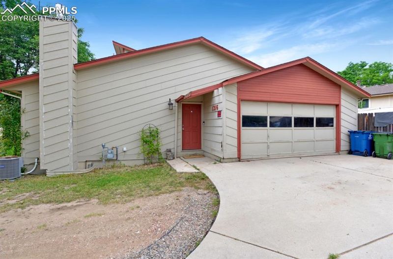 1316 Vondelpark Dr, Colorado Springs, CO 80907