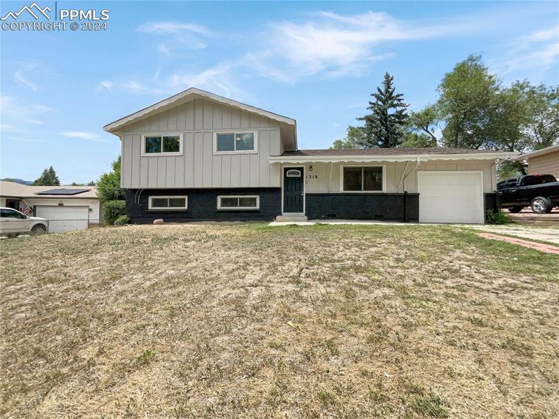 1318 Yosemite Dr, Colorado Springs, CO 80910
