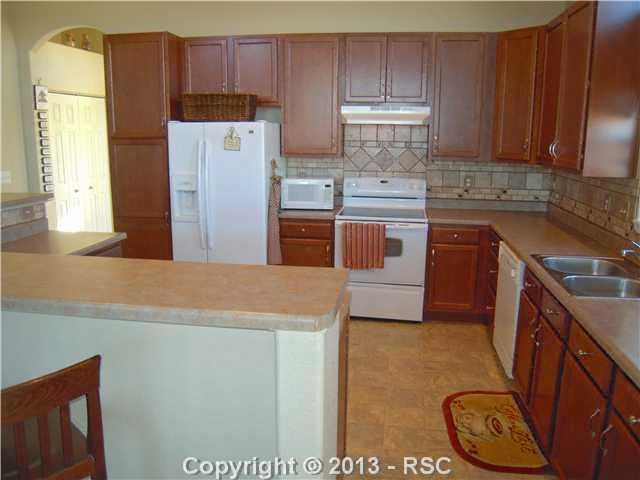 13185 River Falls Ter, Peyton, CO 80831
