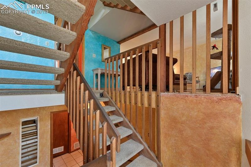 132 Creekside Ln, Colorado Springs, CO 80906