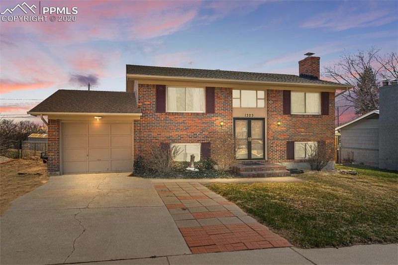 1323 Kingsley Dr, Colorado Springs, CO 80909