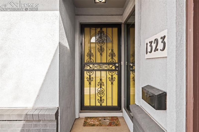 1323 Server Dr, Colorado Springs, CO 80910