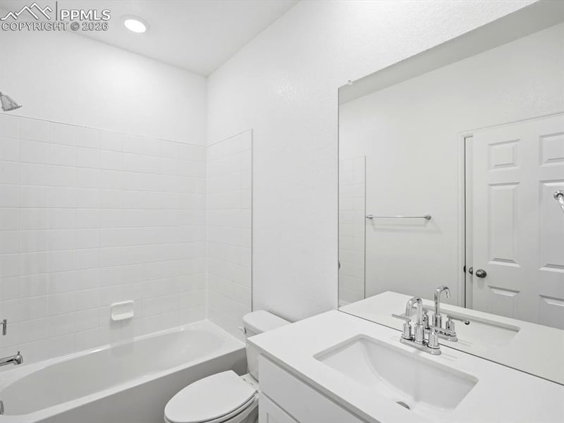 13242 Valley Peak Dr, Peyton, CO 80831