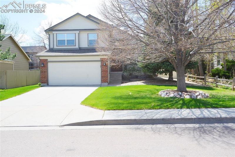 1327 S Canoe Creek Dr, Colorado Springs, CO 80906