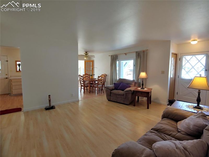 1327 Edith Ln, Colorado Springs, CO 80909