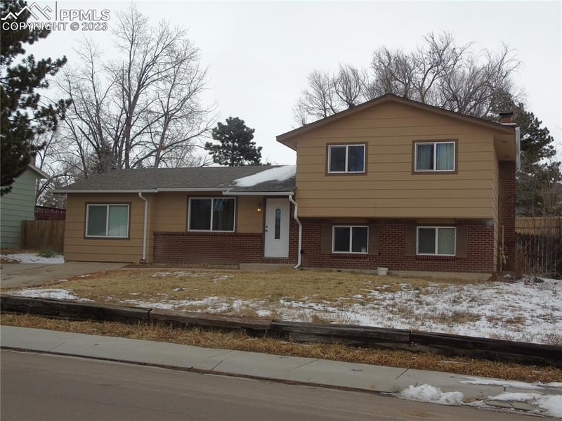 1327 Hathaway Dr, Colorado Springs, CO 80915