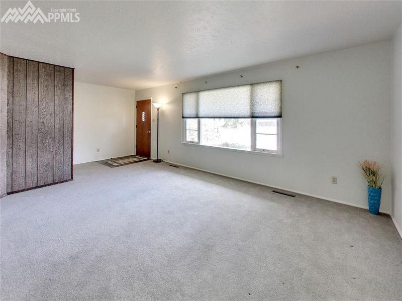 1328 Bennett Ave, Colorado Springs, CO 80909