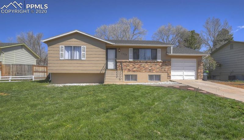 1328 Commanchero Dr, Colorado Springs, CO 80915
