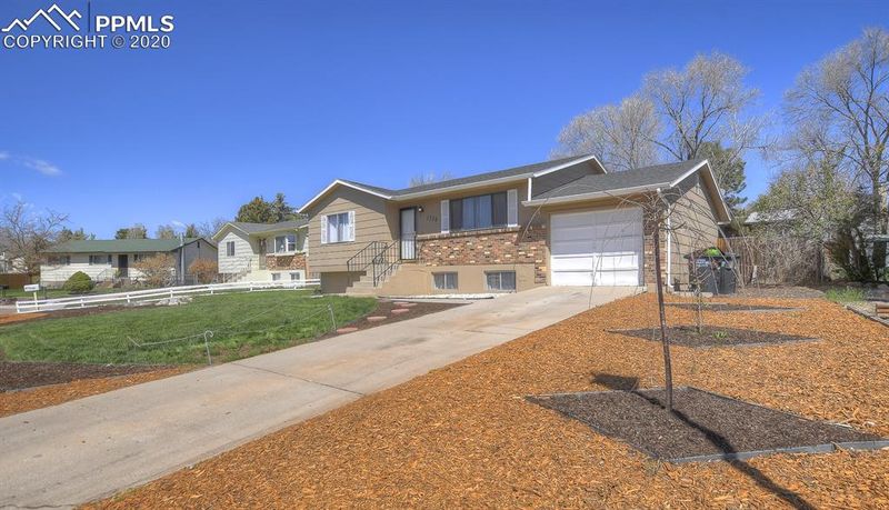 1328 Commanchero Dr, Colorado Springs, CO 80915