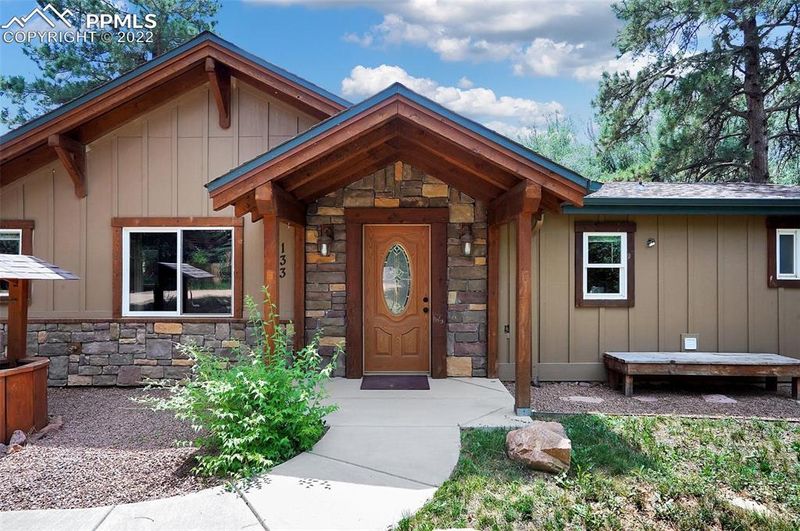 133 Walnut Ave, Palmer Lake, CO 80133