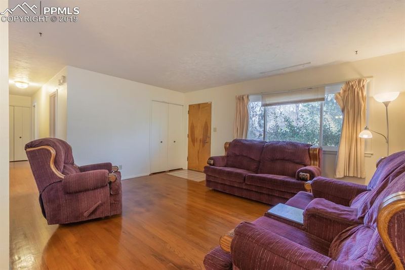1331 Edith Ln, Colorado Springs, CO 80909