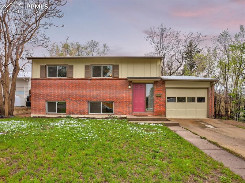 1332 Mcarthur Ave, Colorado Springs, CO 80909