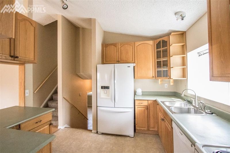 1335 Ride Ln, Colorado Springs, CO 80916