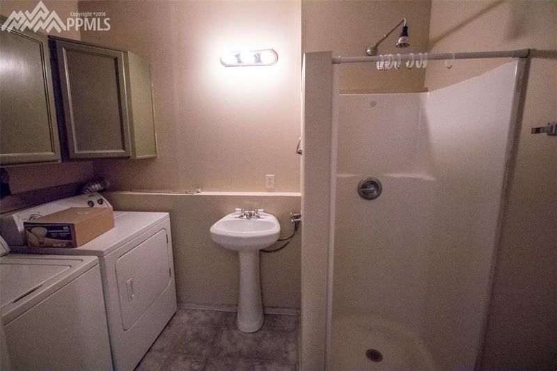 1335 Ride Ln, Colorado Springs, CO 80916