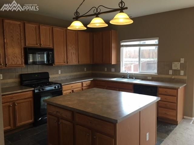 1340 Legend Oak Dr, Fountain, CO 80817