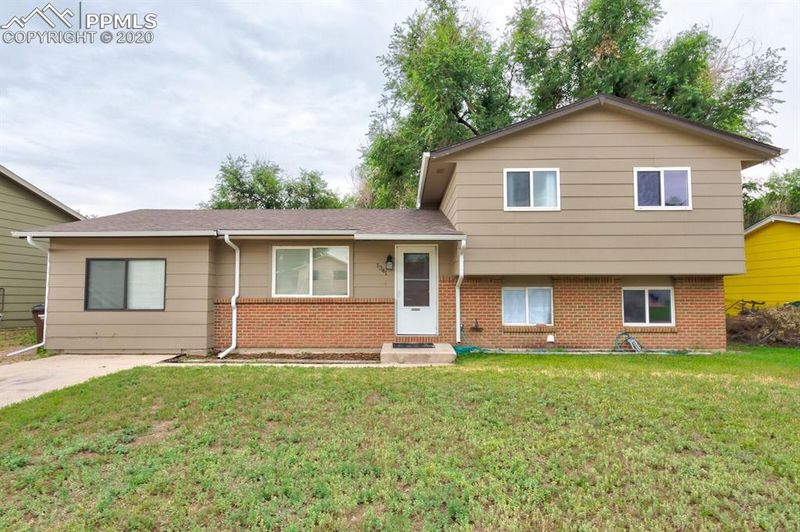 1341 Commanchero Dr, Colorado Springs, CO 80915