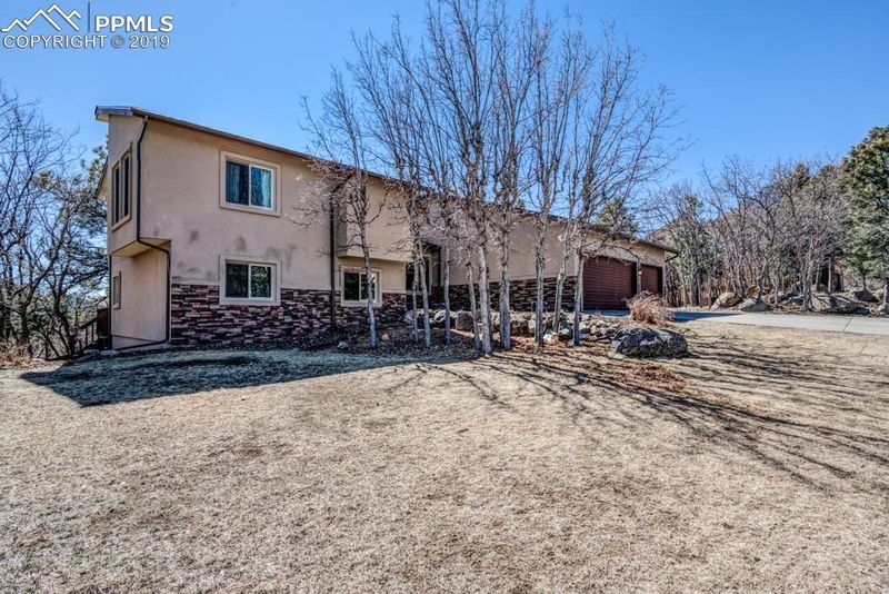 135 Beckwith Dr, Colorado Springs, CO 80906