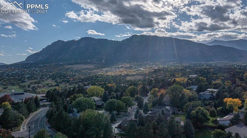 135 Briarcrest Pl, Colorado Springs, CO 80906
