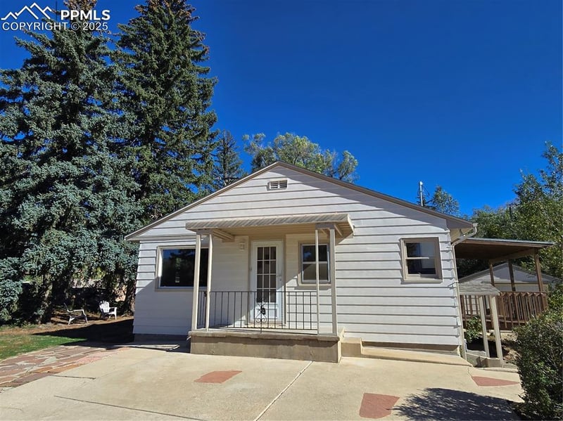 135 Helena Ln, Colorado Springs, CO 80904