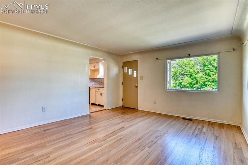 135 Helena Ln, Colorado Springs, CO 80904