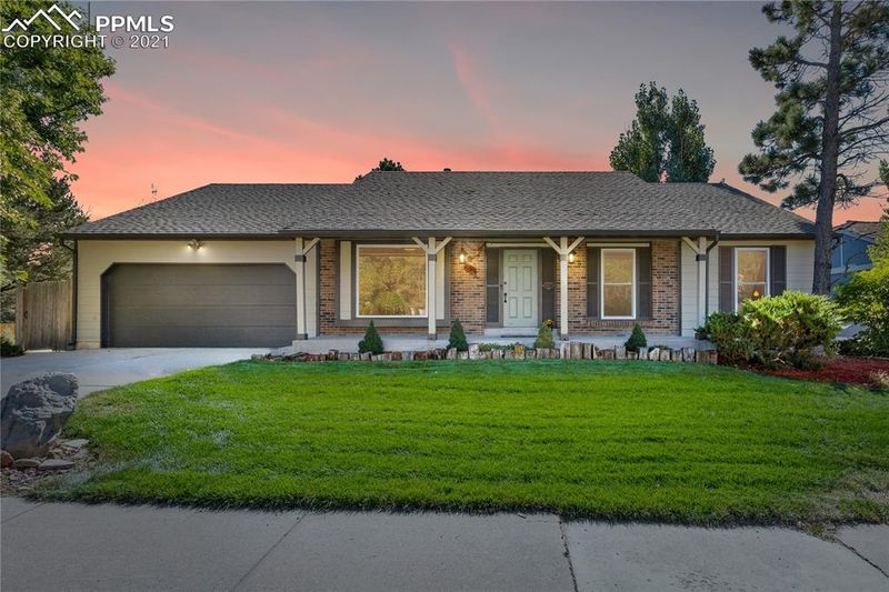 135 Tamarron Dr, Colorado Springs, CO 80919