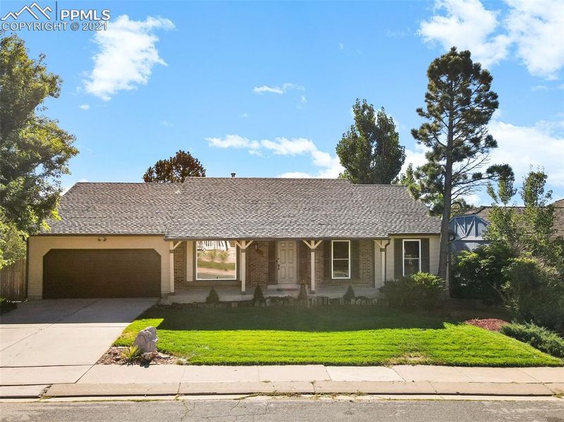135 Tamarron Dr, Colorado Springs, CO 80919
