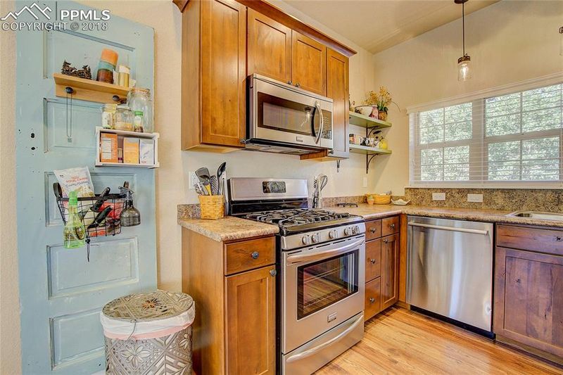 135 Walnut Ave, Palmer Lake, CO 80133