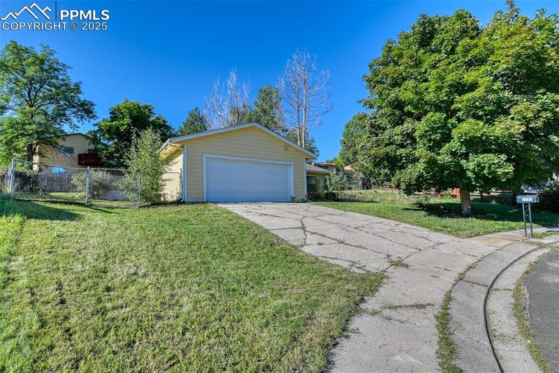 1355 Amsterdam Ct, Colorado Springs, CO 80907