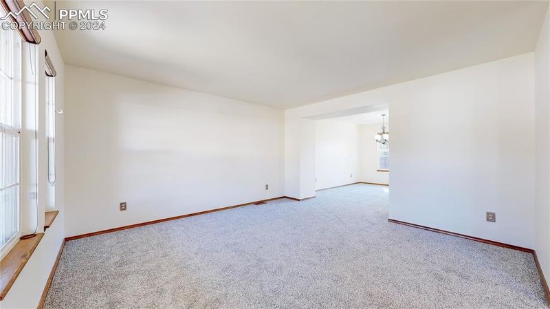 1361 Canoe Creek Dr, Colorado Springs, CO 80906